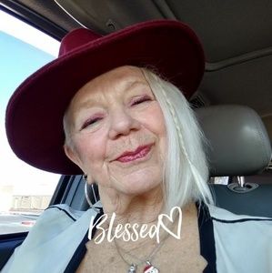 Meet your Posher, Leigh ann